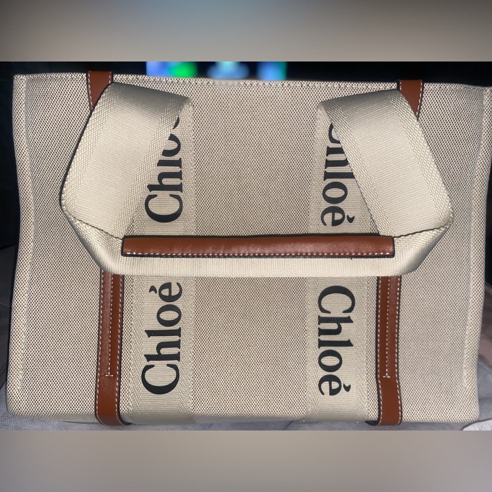 Chloé Medium Woody Canvas Tote